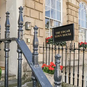 Edgar Townhouse Bath